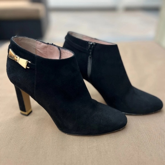 Kate Spade Womens Black Suede Gold Bow Heeled Ankle Bootie Side Zip Size 8.5 - Picture 2 of 9
